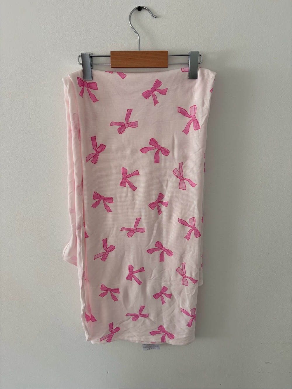 Angel Dear Pink Bow-Print Swaddle